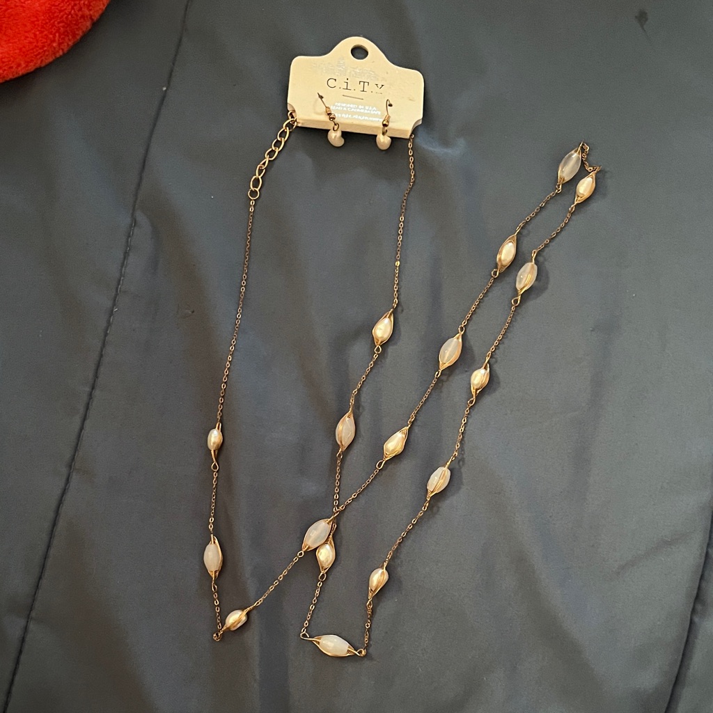 Gold And Cream Necklace Set